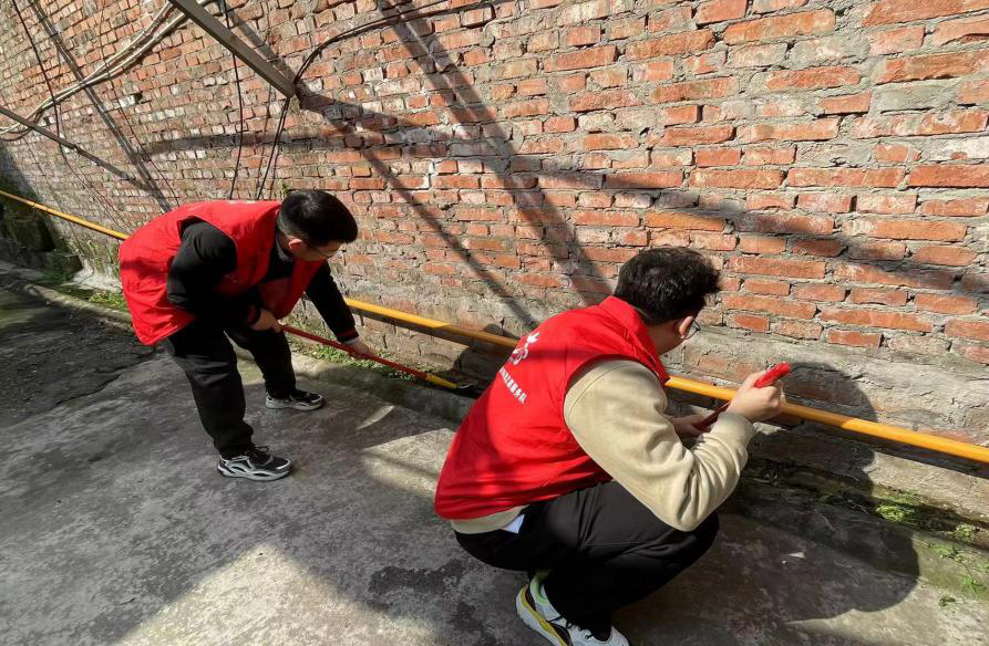 基金公司組織志愿者開(kāi)展“學(xué)雷鋒文明實(shí)踐”主題活動(dòng)